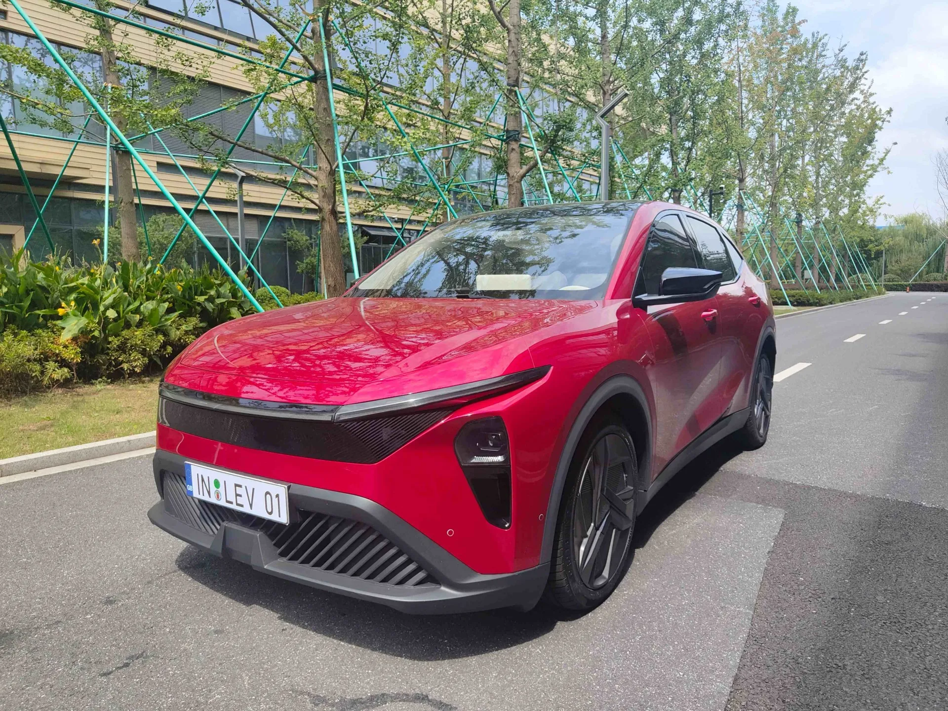 LEV01 SUV met stuur rechts NIEUW ENERGIEVOERTUIG EV lange afstandswielbasis 5 zitplaatsen