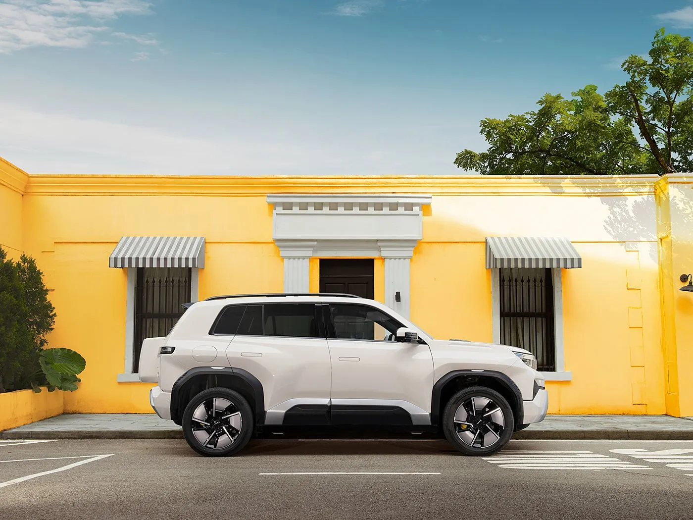 BYD-vergelijking Leopard Titanium 3 puur elektrische compacte SUV met CLTC-bereik van 501 km, L2 ADAS en AWD/RWD-prestaties 4 deuren en 5 zitplaatsen en cruisecontrol op volle snelheid