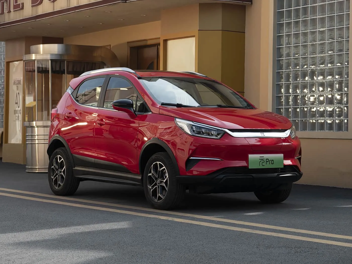 BYD Yuan Pro luxe elektrische SUV, bereik van 320 km Geavanceerde functies voor rijden in de stad, nieuw energievoertuig