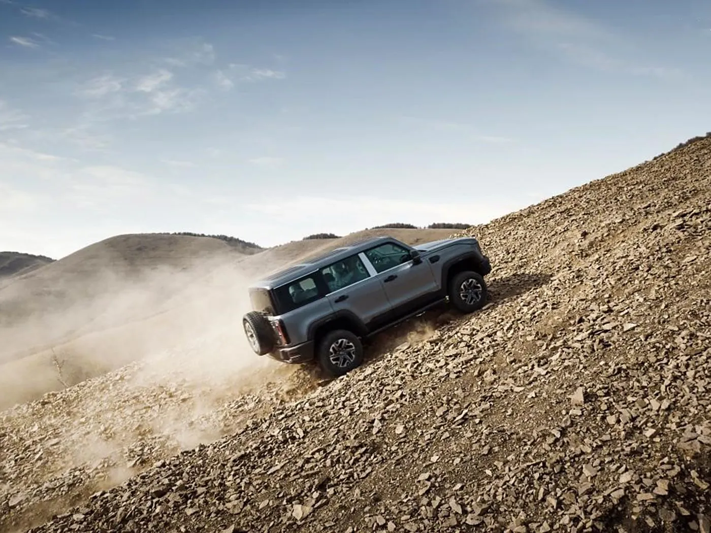 Beijing offroad BJ40 compacte SUV met 4WD, tank van 85 liter en panoramische camera met lange wielbasis