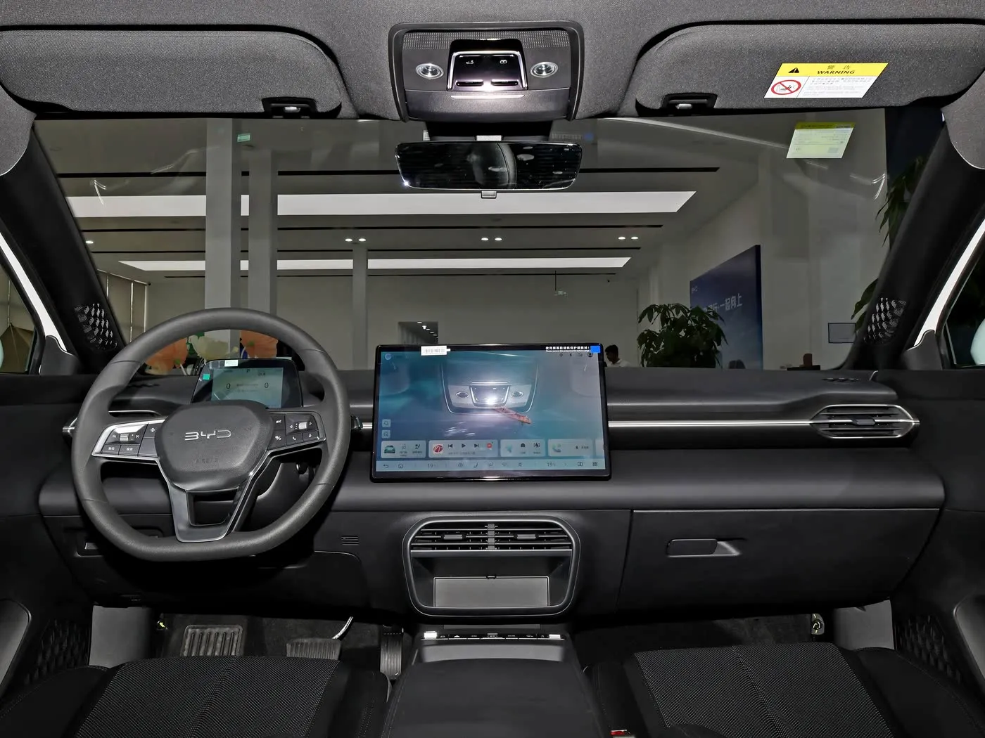Nieuw model BYD E7 EV-auto 150 km/u Topsnelheid 136 pk 180 Nm koppel 5-zits elektrisch voertuig