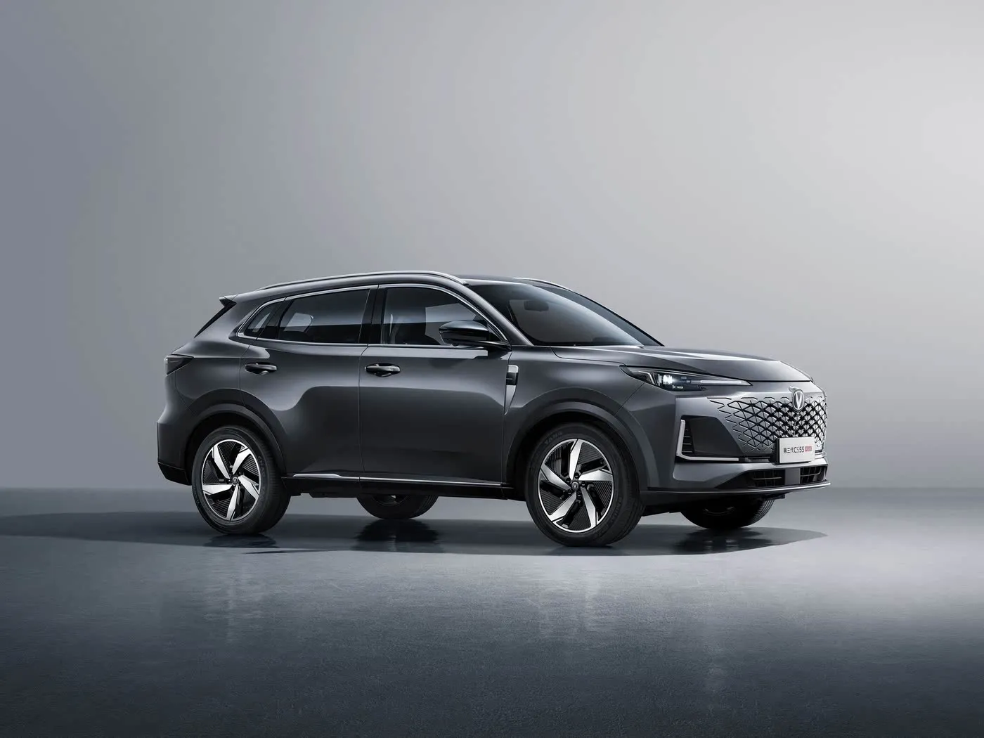 Changan CS55 PLUS compacte SUV 190 km/u topsnelheid, 360° camera, dual-zone AC en JBL audio premium afwerking
