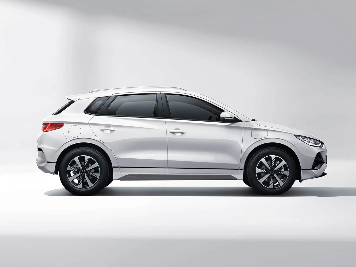 BYD E2 Luxe elektrische EV Sedan SUV Hatchback Auto met links stuur en lithiumbatterijmotor China's nieuwe energievoertuig