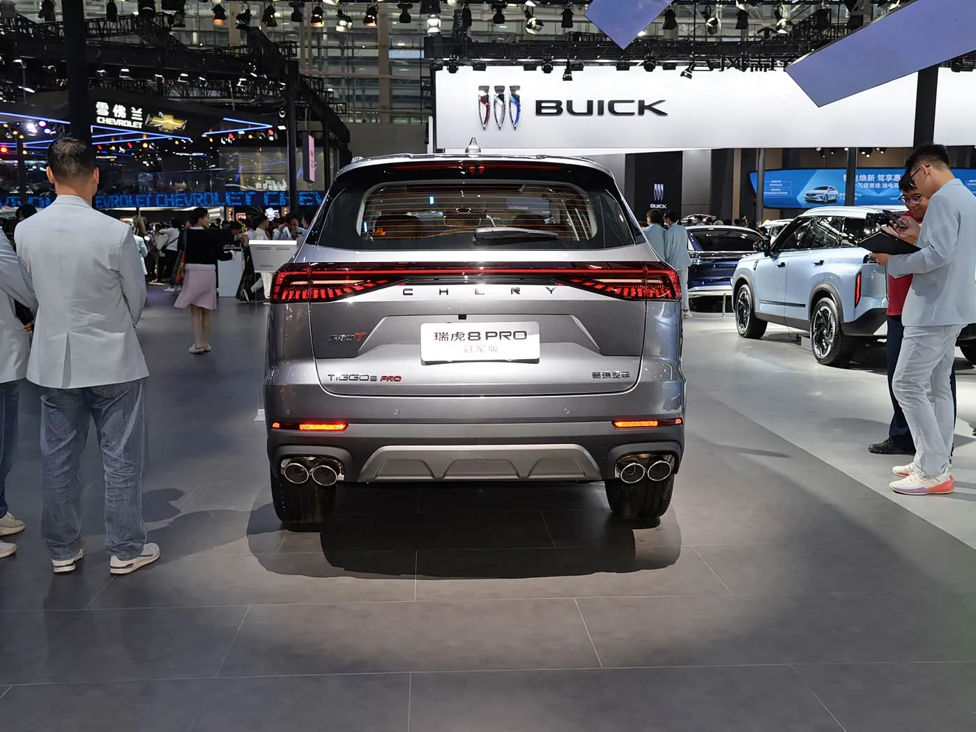Chery Tiggo 8 Pro Luxe gezins-SUV Automatische versnellingsbak Achteruitrijcamera R18 Links Benzine Donker lederen stoelen Euro VI-emissie AWD
