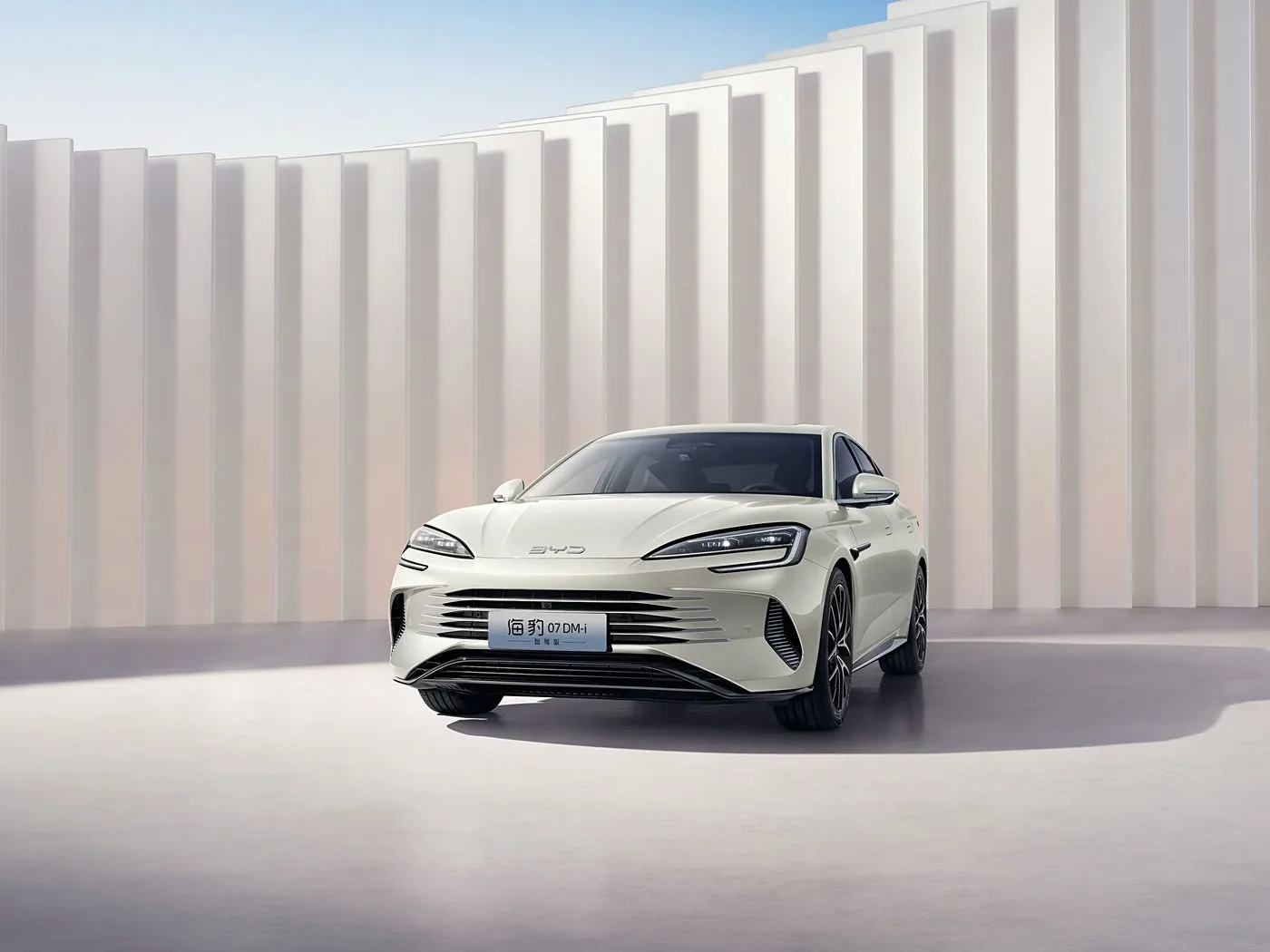BYD Seal 07 DM-i elektrische SUV, snelle automatische sedan met EV-motor, 4-zits stuur links, nieuwe energievoertuigeigenschappen