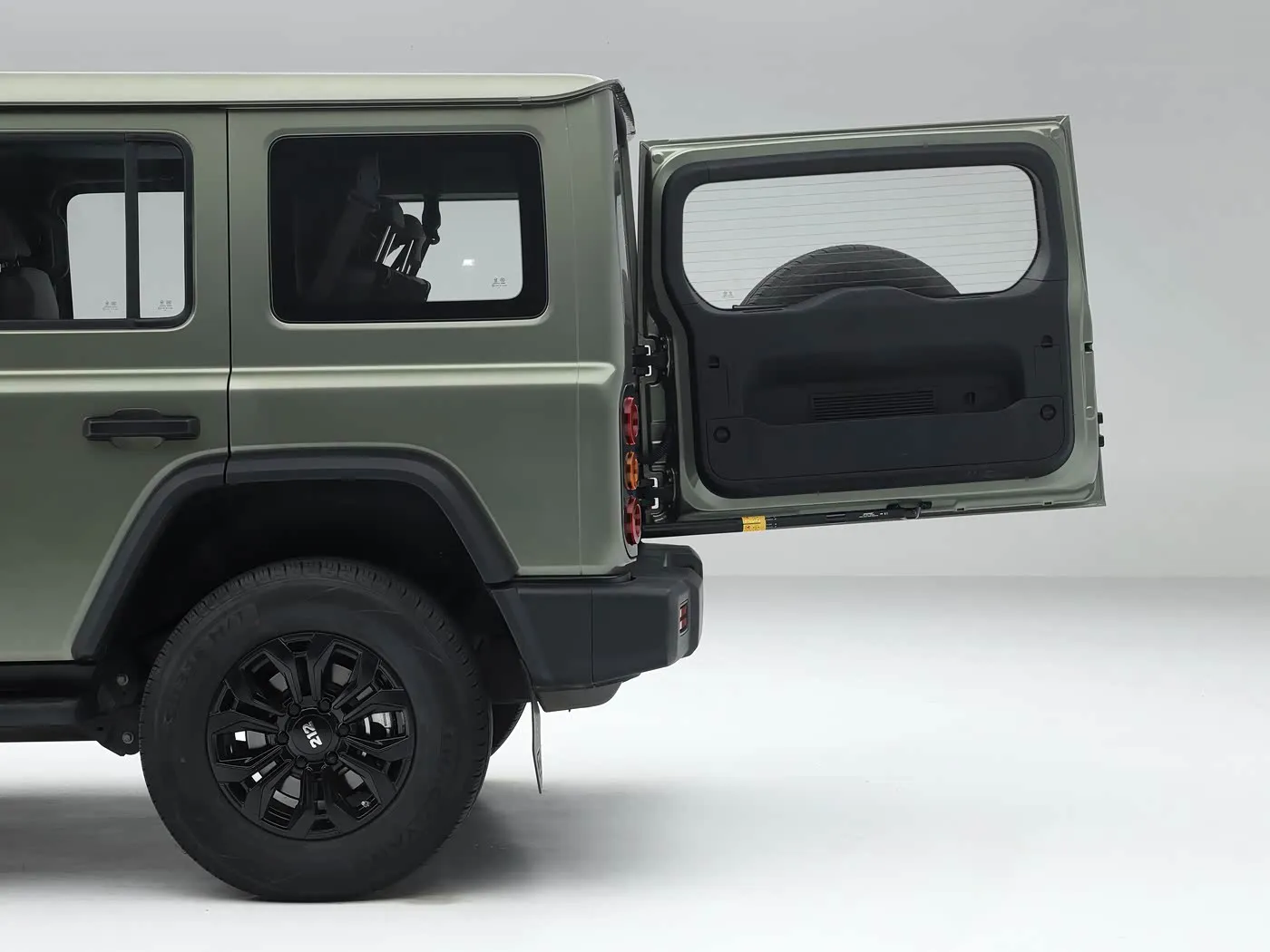 2025 BAIC 212 T01 Robuuste 4WD compacte SUV benzine/diesel 8AT en lederen interieur Verwarmd lederen stuurwiel Lange wielbasis