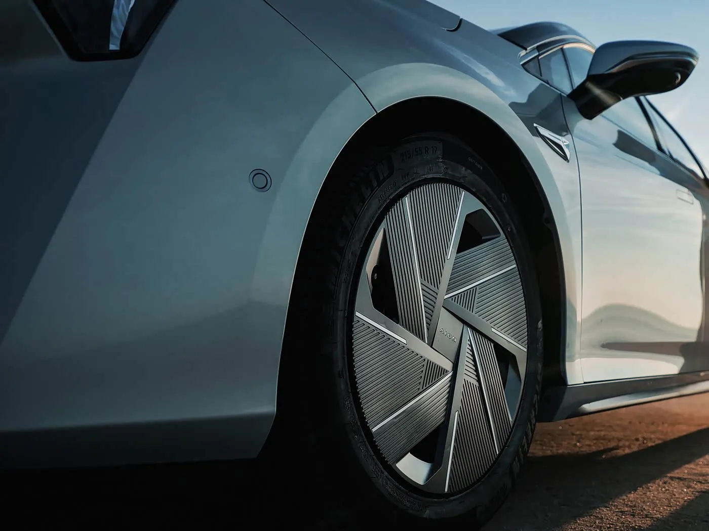 AION RT Elektrische SUV Linksgestuurde snelle EV Automatische versnellingsbak Hybride Mini Level Sedan Nieuw energievoertuig voor volwassenen