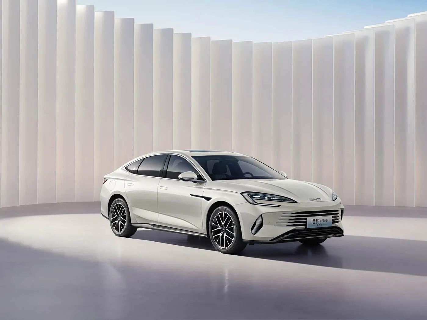 BYD Seal 07 DM-i elektrische SUV, snelle automatische sedan met EV-motor, 4-zits stuur links, nieuwe energievoertuigeigenschappen