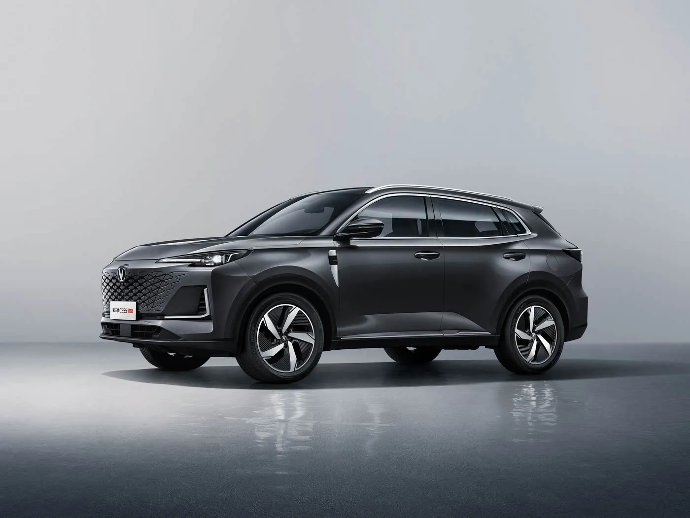 Changan CS55 PLUS compacte SUV 190 km/u topsnelheid, 360° camera, dual-zone AC en JBL audio premium afwerking