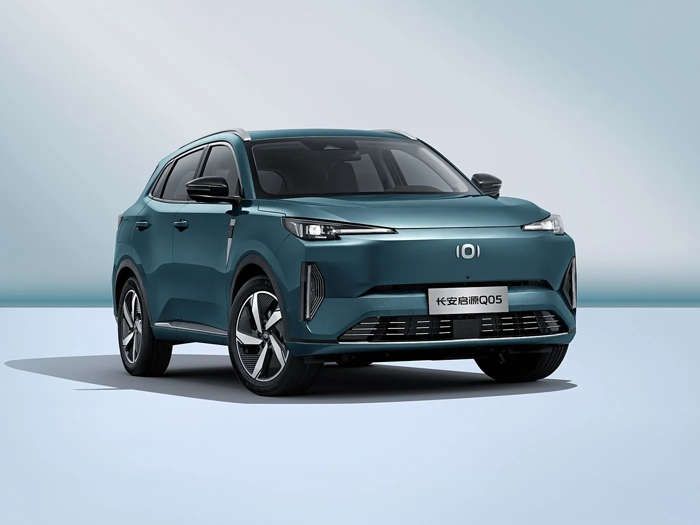 Changan NEVO Q05 hybride elektrische SUV lange afstand automatische versnellingsbak 5-deurs 5-zits lederen interieur links