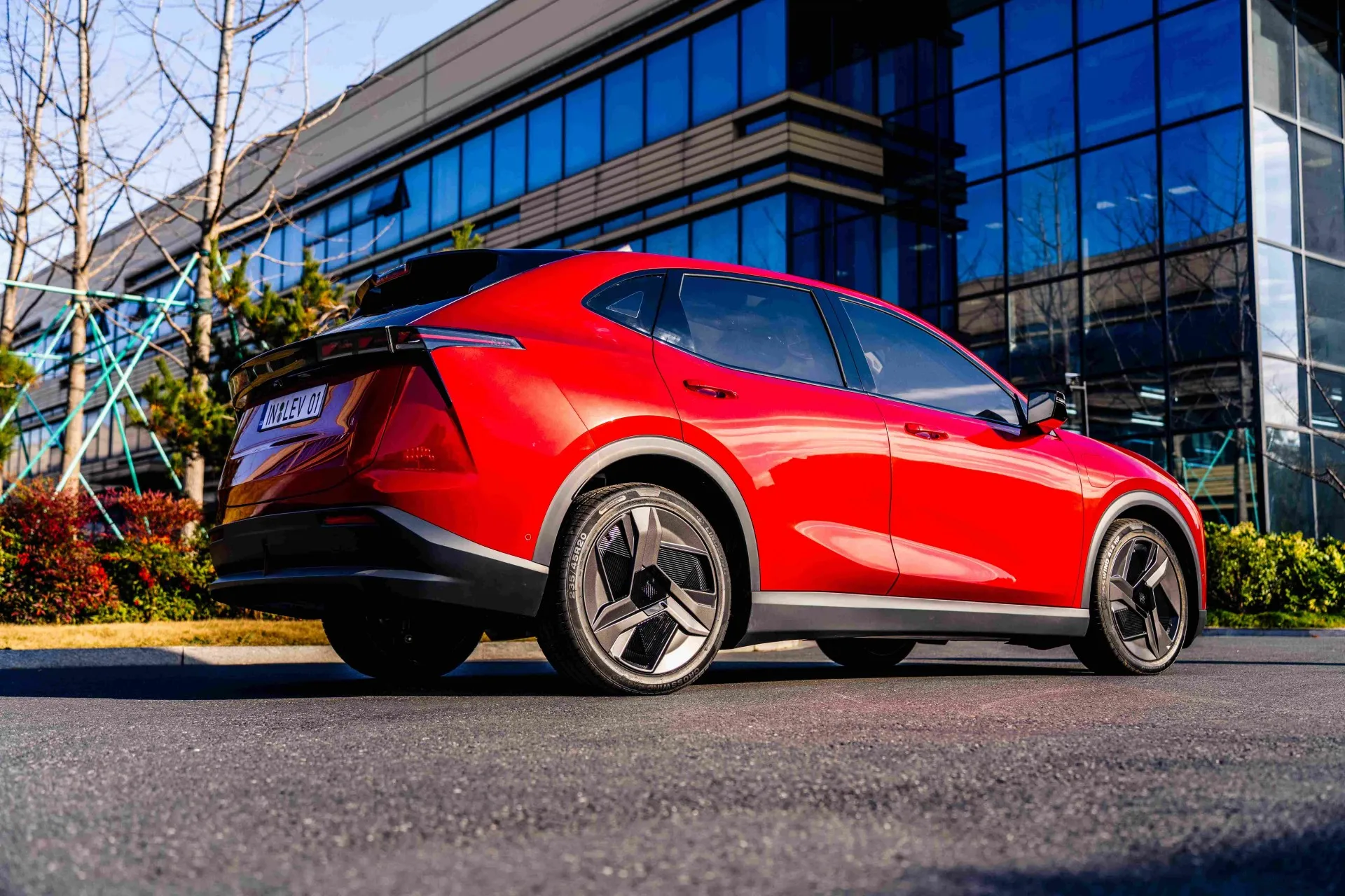 LEV01 SUV met stuur rechts NIEUW ENERGIEVOERTUIG EV lange afstandswielbasis 5 zitplaatsen