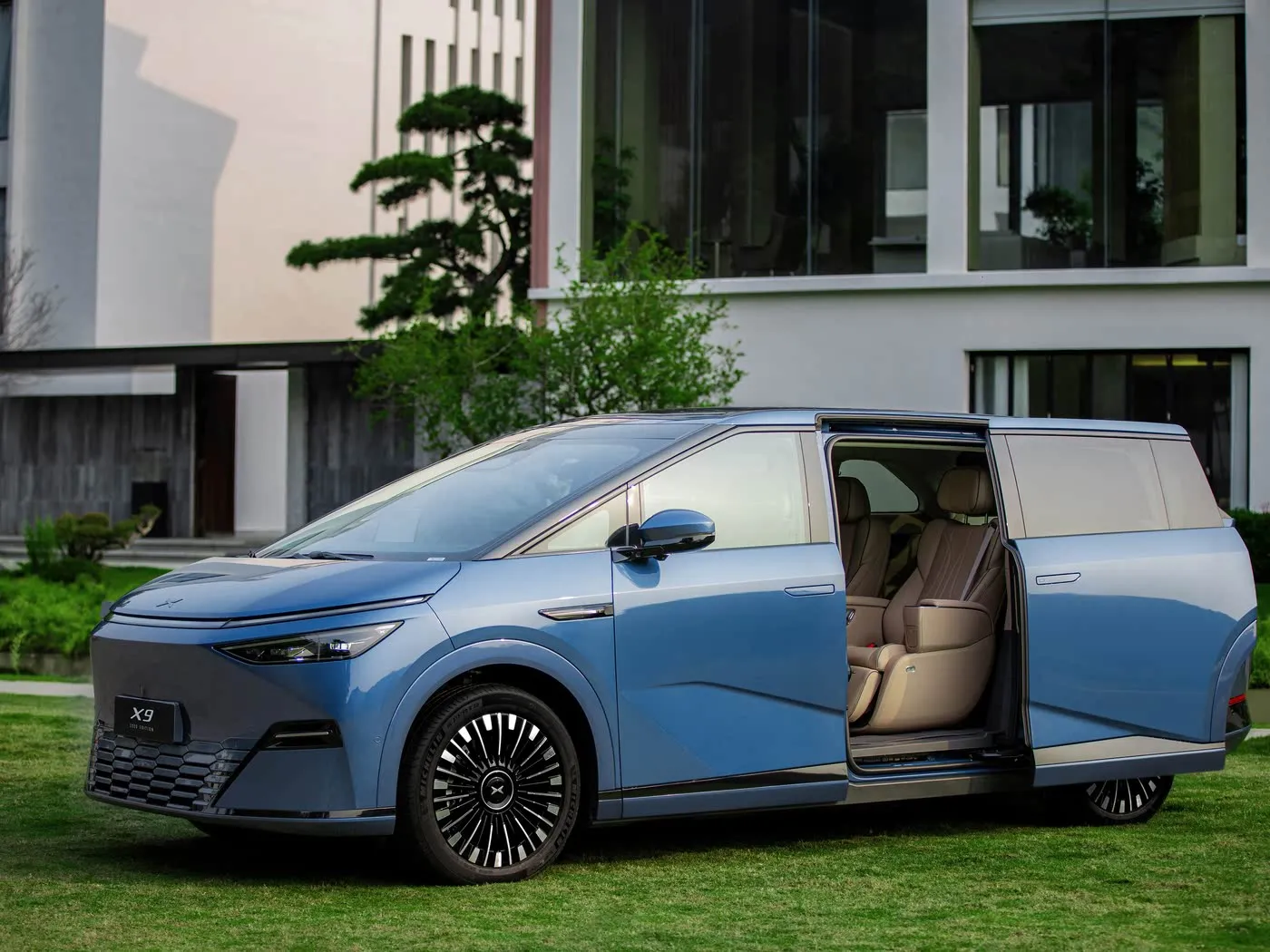 Xpeng X9 Lange afstand MPV SUV Puur elektrisch links sturend Concurrerende prijs Nieuw energievoertuig