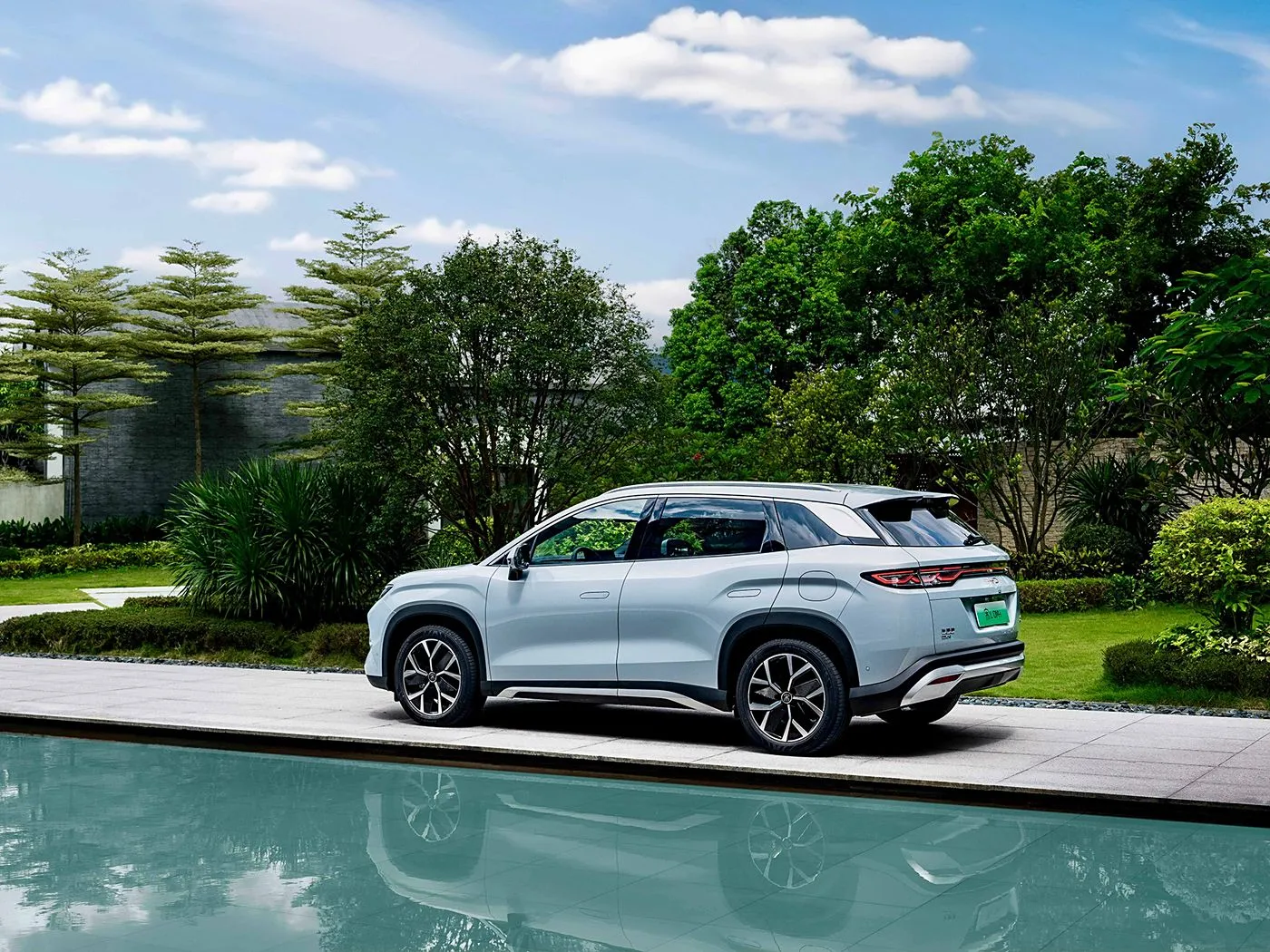 BYD Song L DM-i Compacte PHEV SUV Nieuw energievoertuig voor lange afstanden, hoge snelheid DiPilot 2.0 Verwarmde stoelen 360° panoramische camera