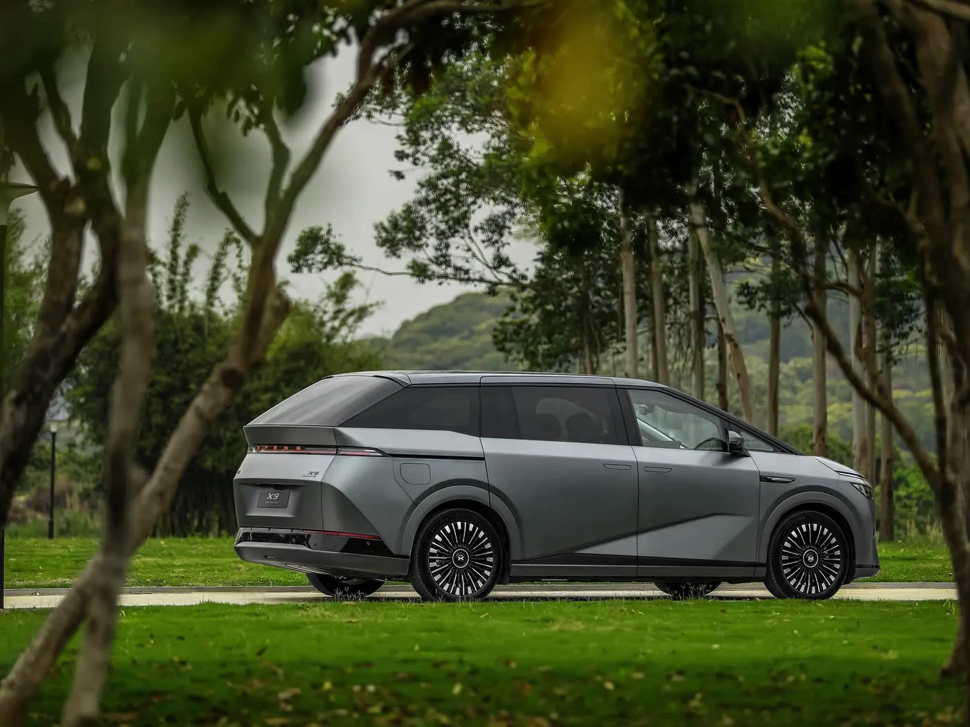 Xpeng X9 Lange afstand MPV SUV Puur elektrisch links sturend Concurrerende prijs Nieuw energievoertuig