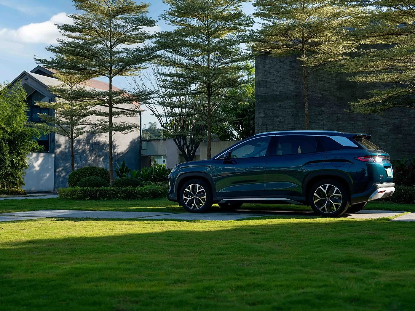 BYD Song L DM-i Compacte PHEV SUV Nieuw energievoertuig voor lange afstanden, hoge snelheid DiPilot 2.0 Verwarmde stoelen 360° panoramische camera