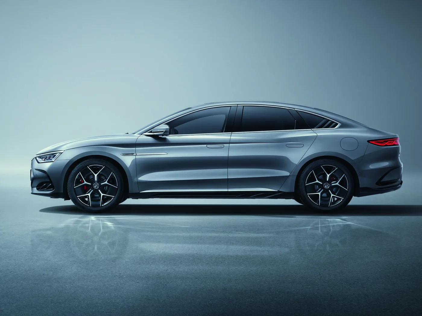 BYD Han EV/DM-i Elektrificerende luxe sedan met dubbele motor en geavanceerde technologie NIEUWE ENERGE